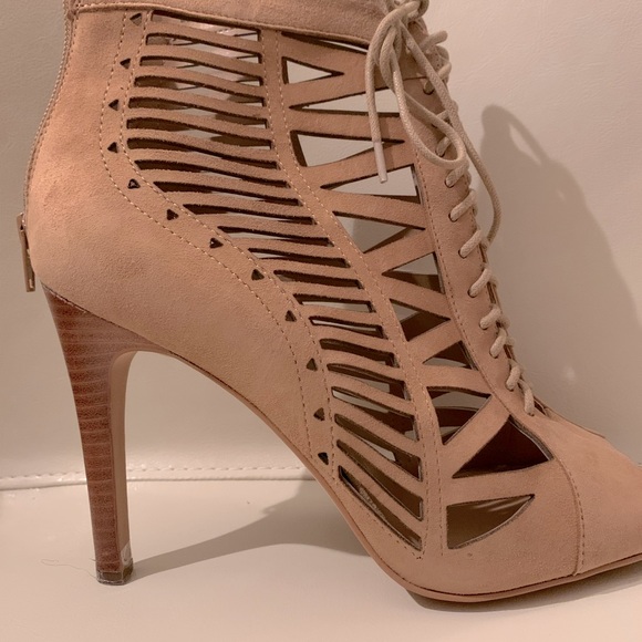 NEW Crown Vintage 4” lace up bootie stilettos. - Picture 2 of 9